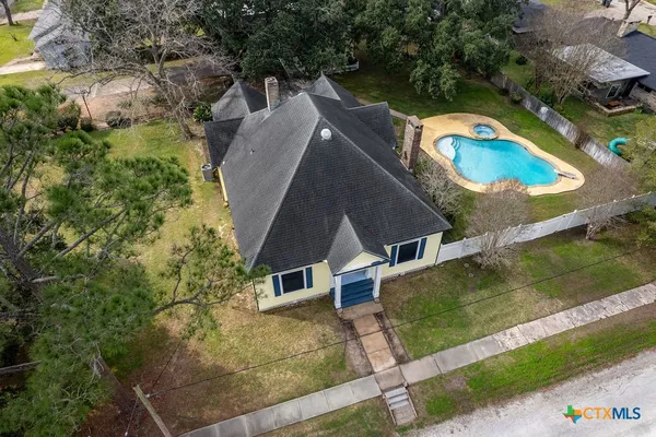 $389,000 | 407 Robinson Street, Edna, TX 77957