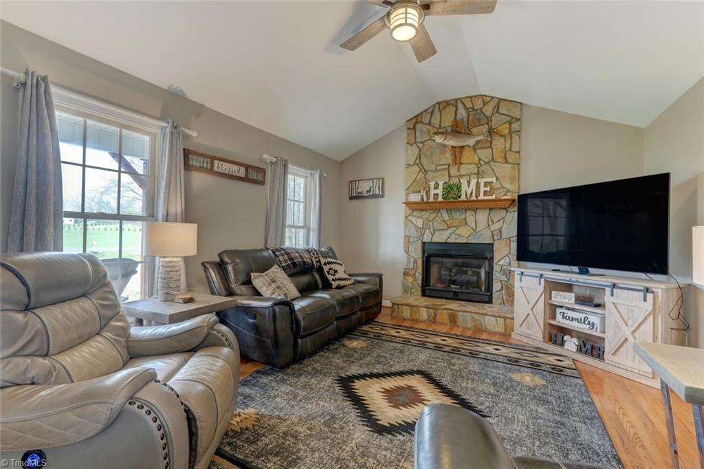 421 Aspen Road Reidsville, NC 27320 - Photo 12 of 49 Gallery Image 12