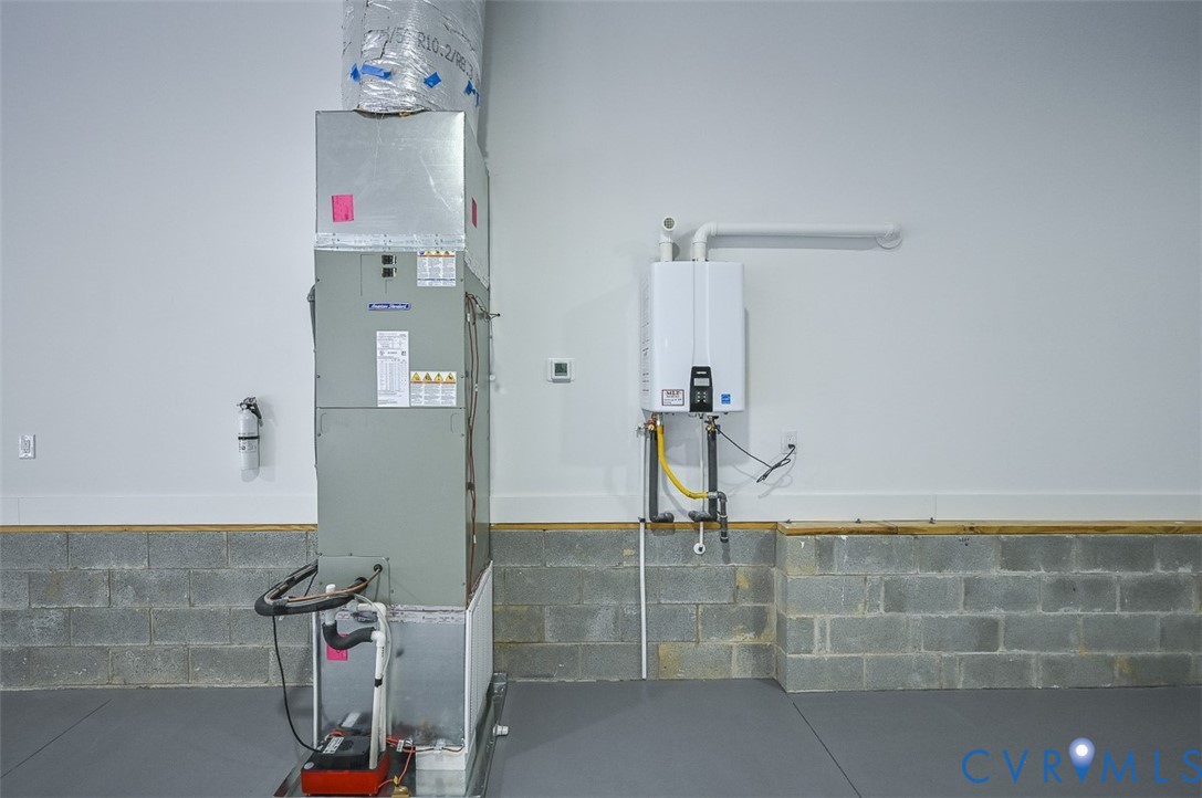 4141 Charles City Road Henrico, VA 23231 - Photo 33 of 35 a bathroom with a shower