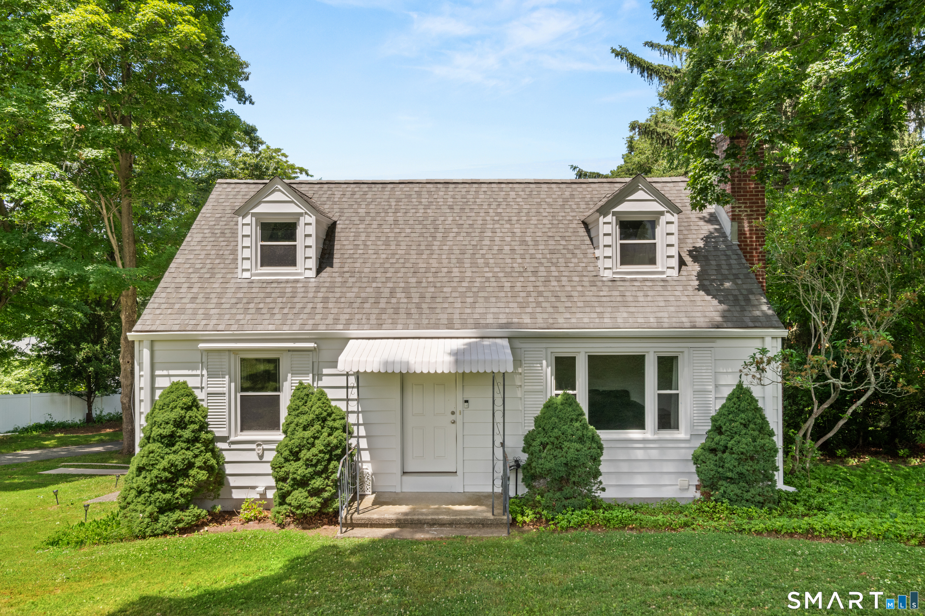 63 Valley View Road Fairfield, CT 06824 - Photo 2 of 30
