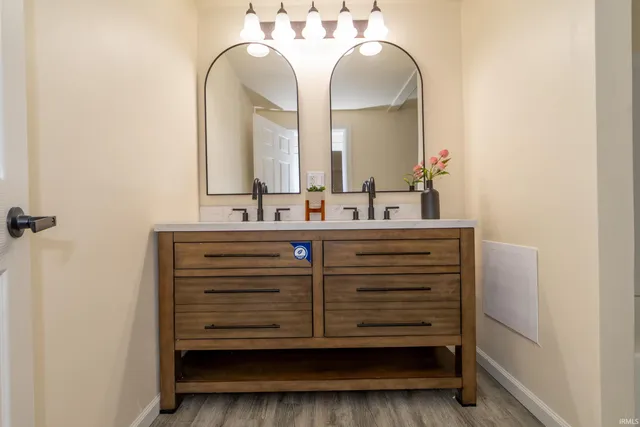 $199,000 | 932 South Lombardy Drive, South Bend, IN 46619