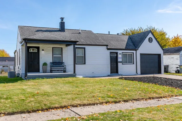 $199,000 | 932 South Lombardy Drive, South Bend, IN 46619