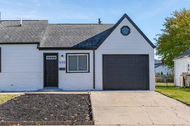 $199,000 | 932 South Lombardy Drive, South Bend, IN 46619