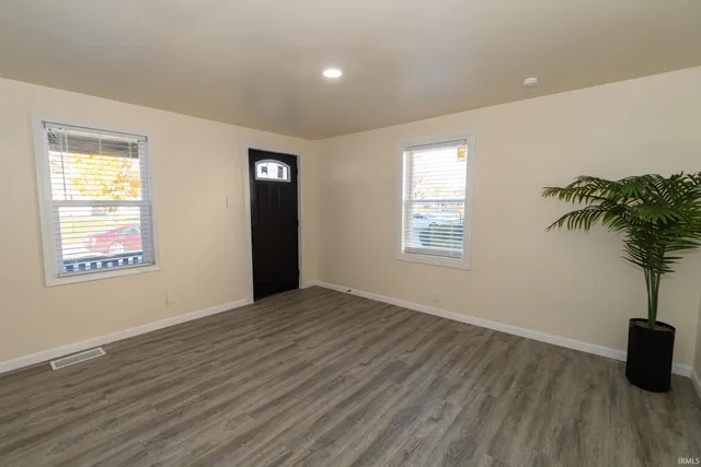 $199,000 | 932 South Lombardy Drive, South Bend, IN 46619