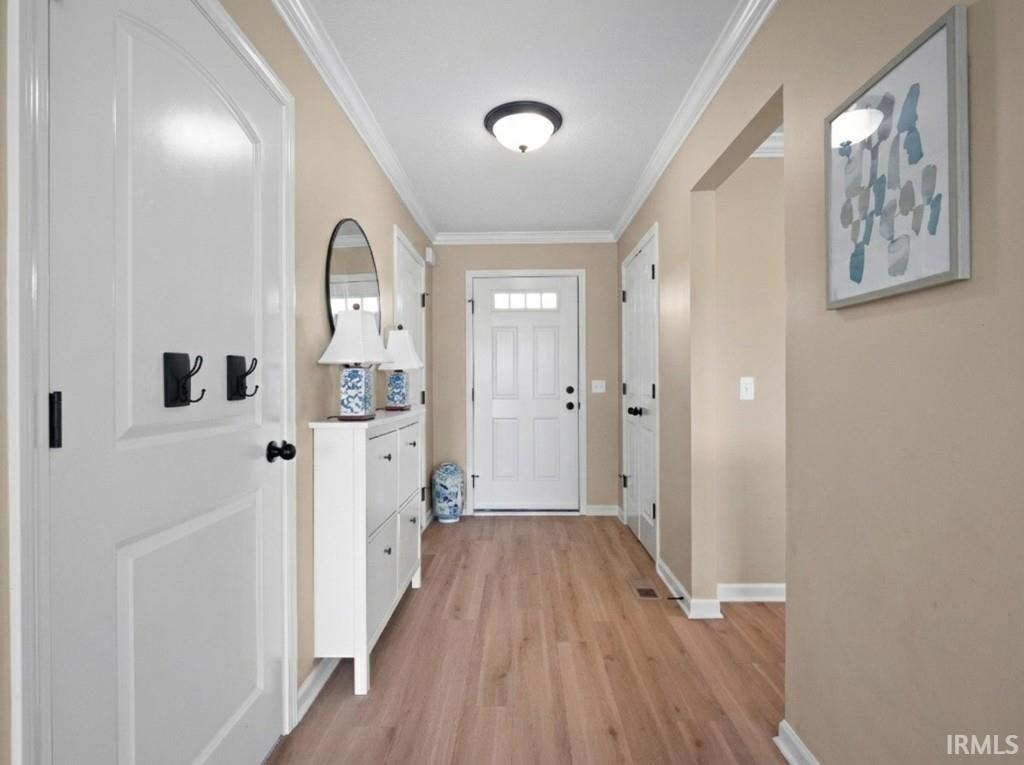 13071 Slash Pass Fort Wayne, IN 46818 - Photo 8 of 35