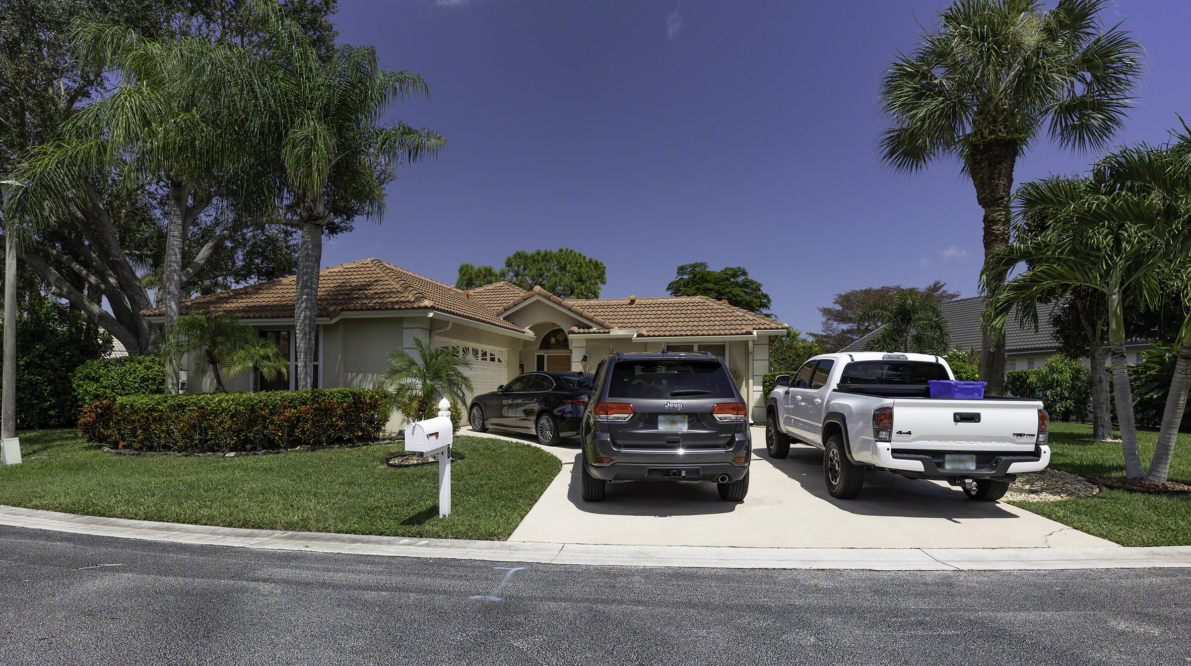 128 Cove Road Greenacres, FL 33413 - Photo 3 of 40 E05A2560
