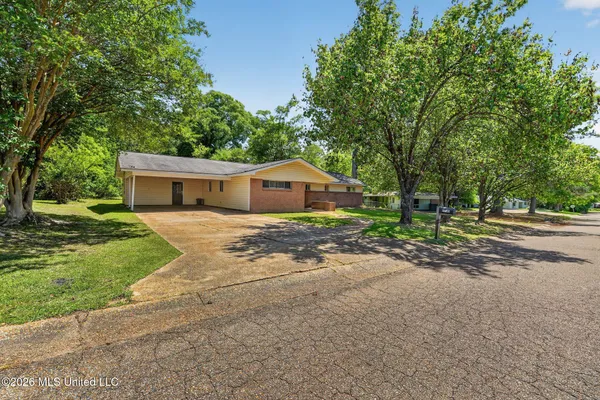 $139,900 | 5730 Imperial Drive, Jackson, MS 39211