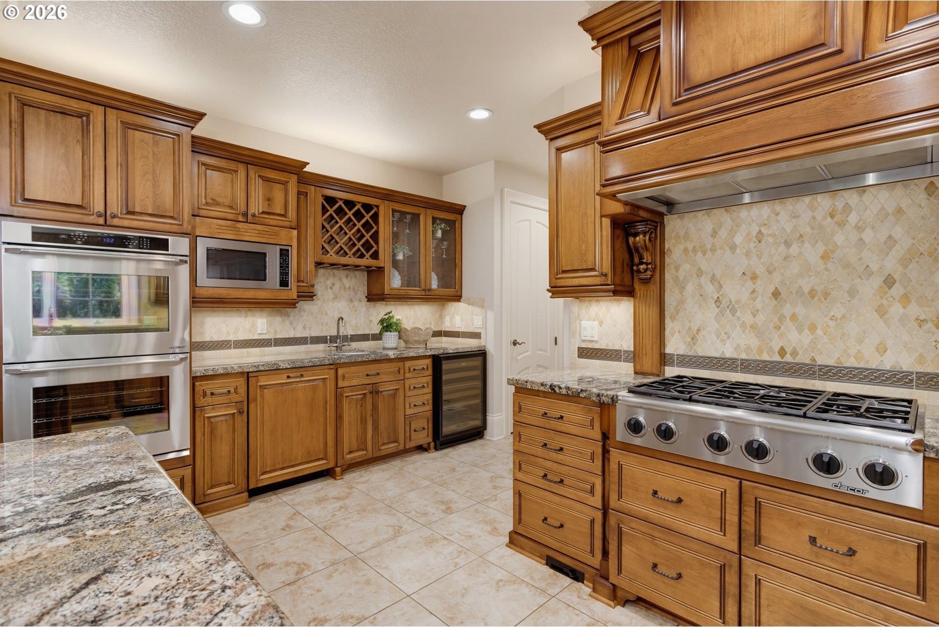 13264 Goodall Road Lake Oswego, OR 97034 - Photo 18 of 46 Kitchen