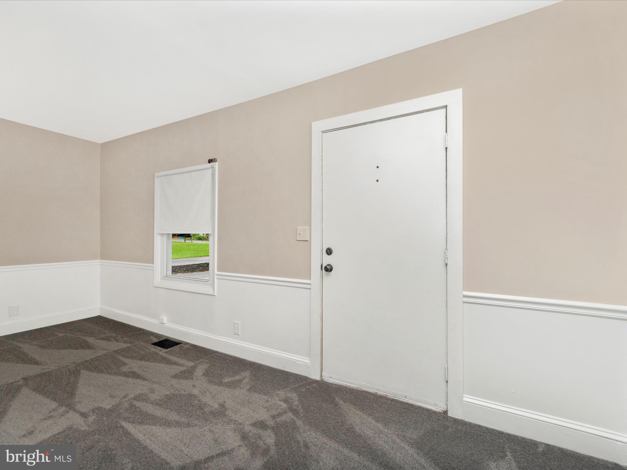9083 Old Scaggsville Road Laurel, MD 20723 - Photo 2 of 54 Foyer