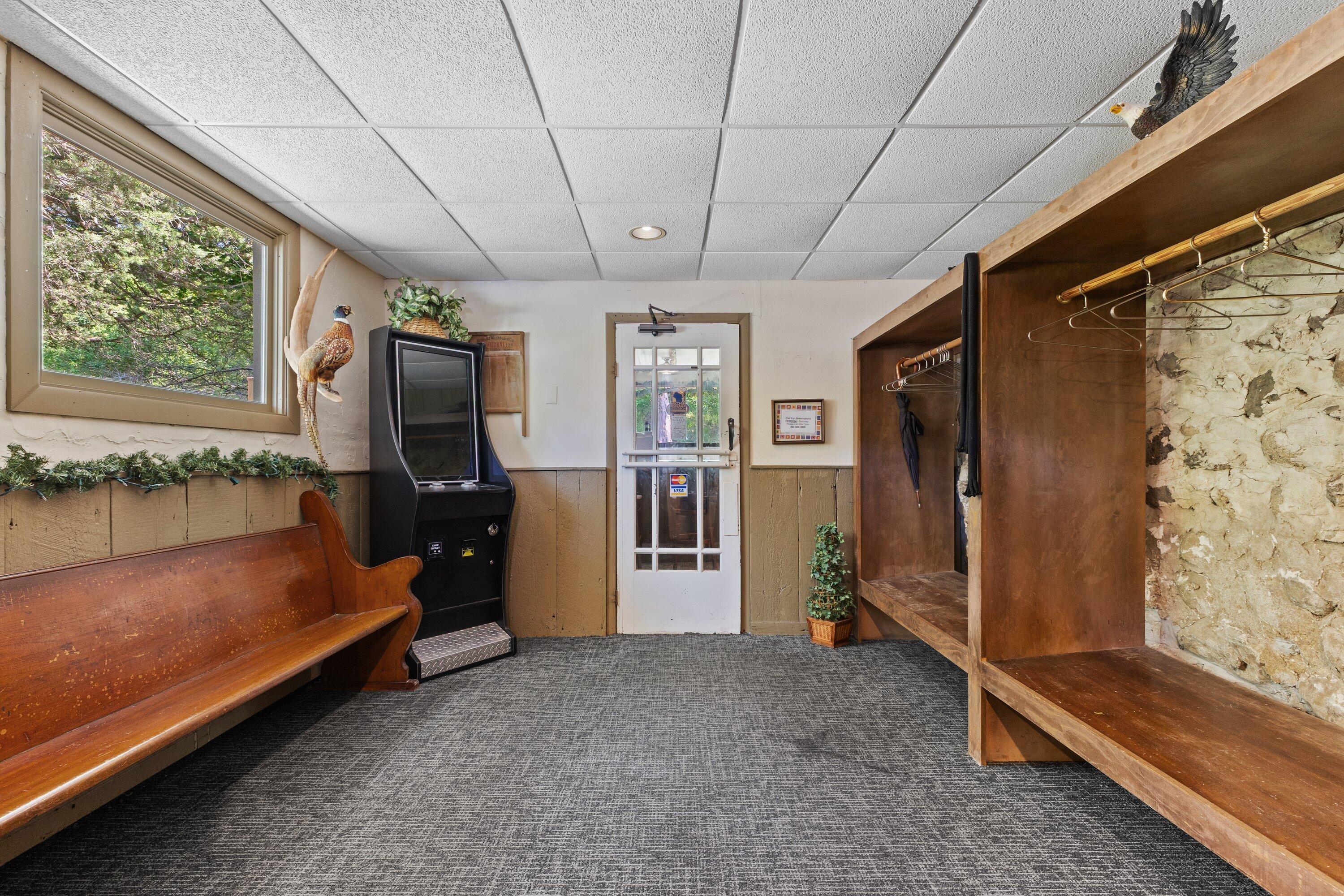 1380 Friess Lake Road Richfield, WI 53033 - Photo 9 of 47 Welcome in