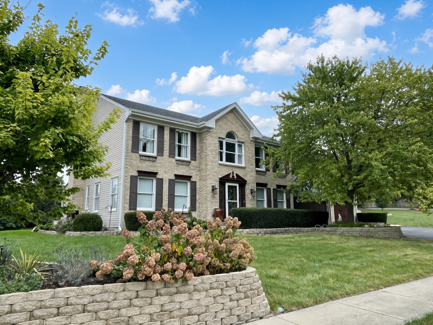 4 River Bend Road Montgomery, IL 60538 - Photo 2 of 54 Gallery Image 2