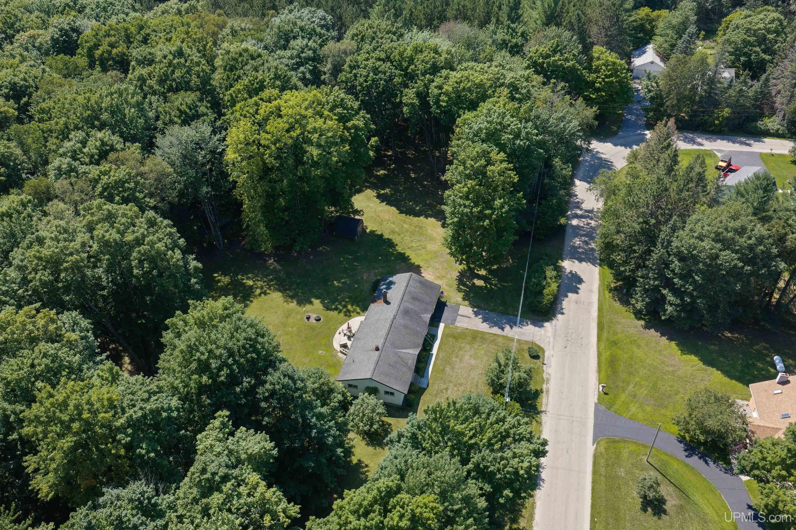 8589 M.5 Road Gladstone, MI 49837 - Photo 11 of 47 Gallery Image 11