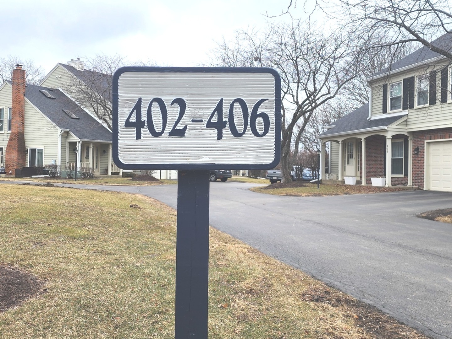 406 College Crossing Rolling Meadows, IL 60008 - Photo 3 of 32