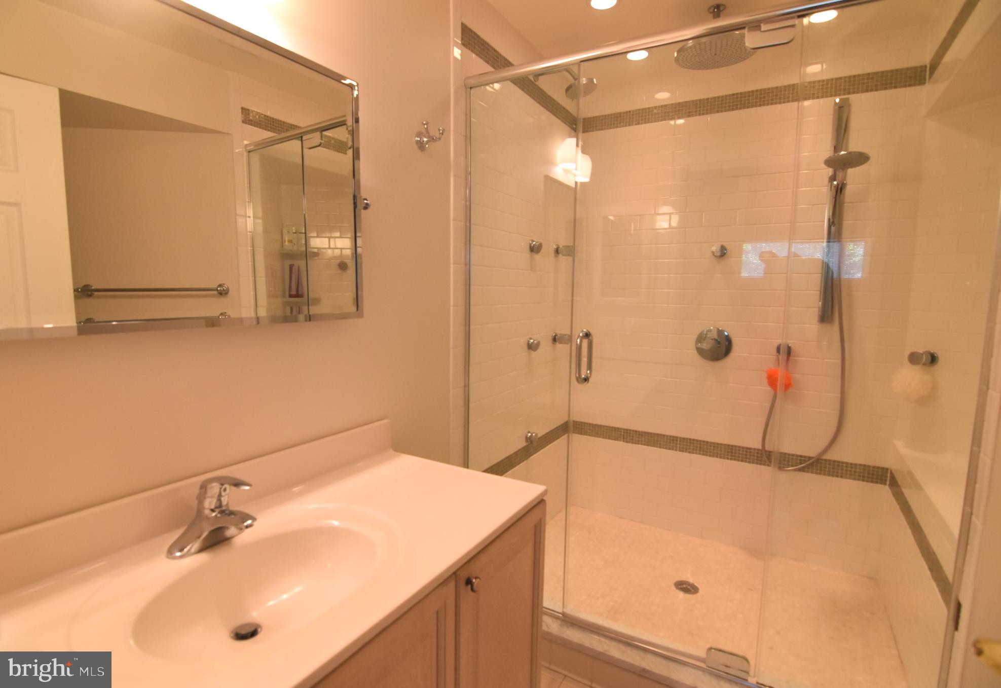 532 Runabout Loop, Unit 532 Solomons, MD 20688 - Photo 8 of 32 Master bath