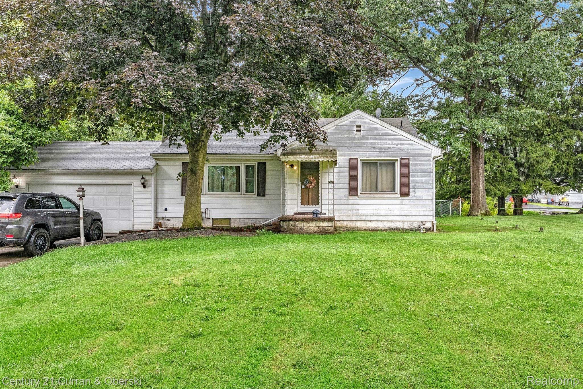 12462 Hannan Road Romulus, MI 48174 - Photo 3 of 34 03.jpg