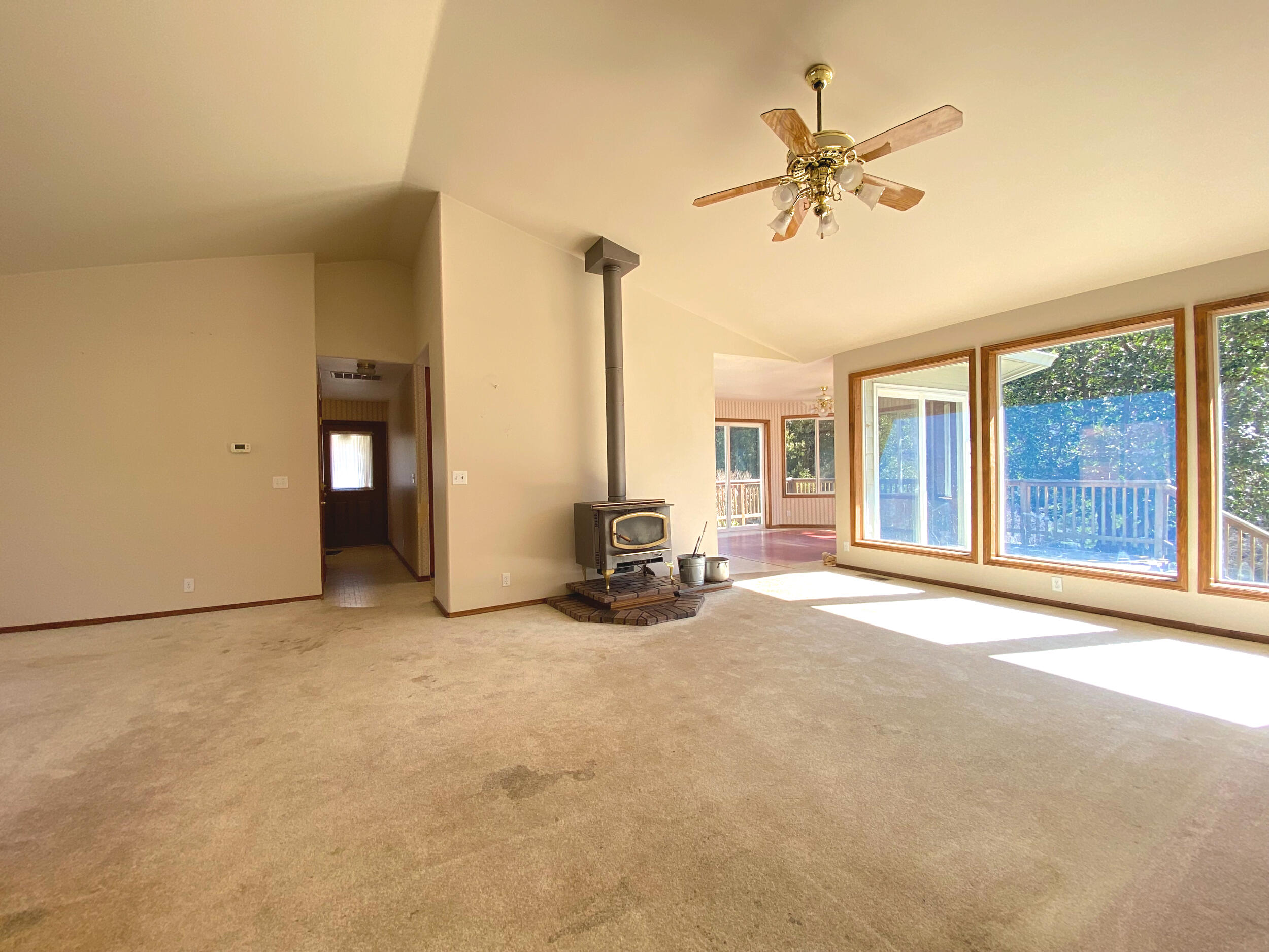 7255 Upper Applegate Road Jacksonville, OR 97530 - Photo 11 of 50 living room to dining