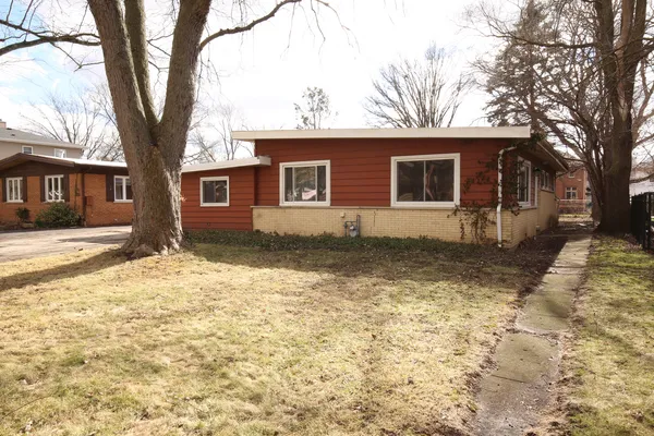 $3,200 | 4731 Lilac Avenue, Glenview, IL 60025