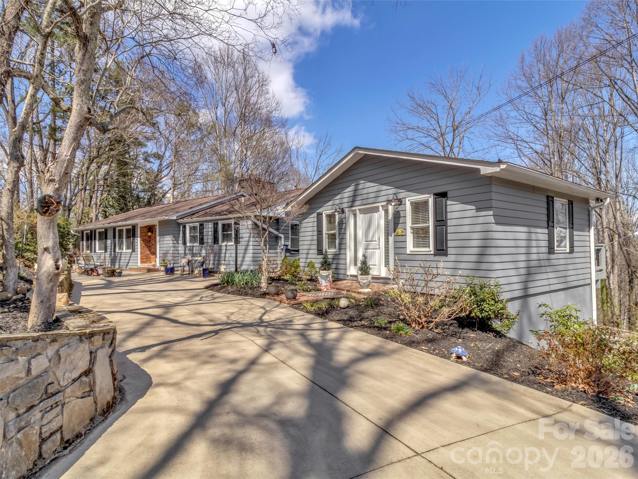 297 Ridge Road Waynesville, NC 28786 - Photo 1 of 47 Gallery Image 1