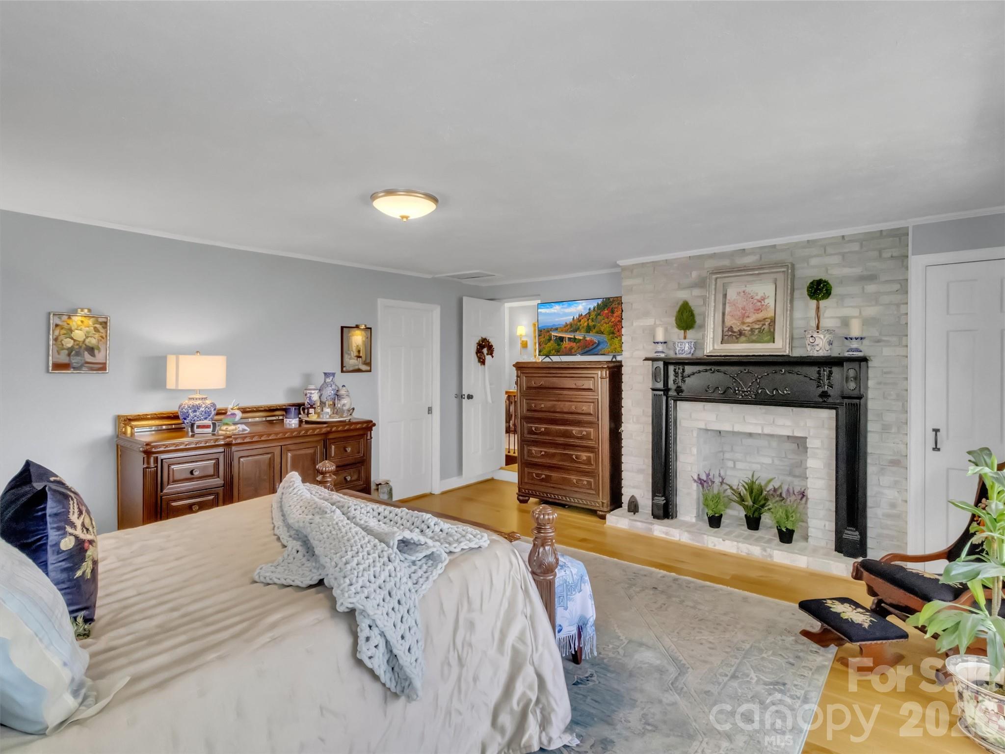 297 Ridge Road Waynesville, NC 28786 - Photo 12 of 47 Gallery Image 12