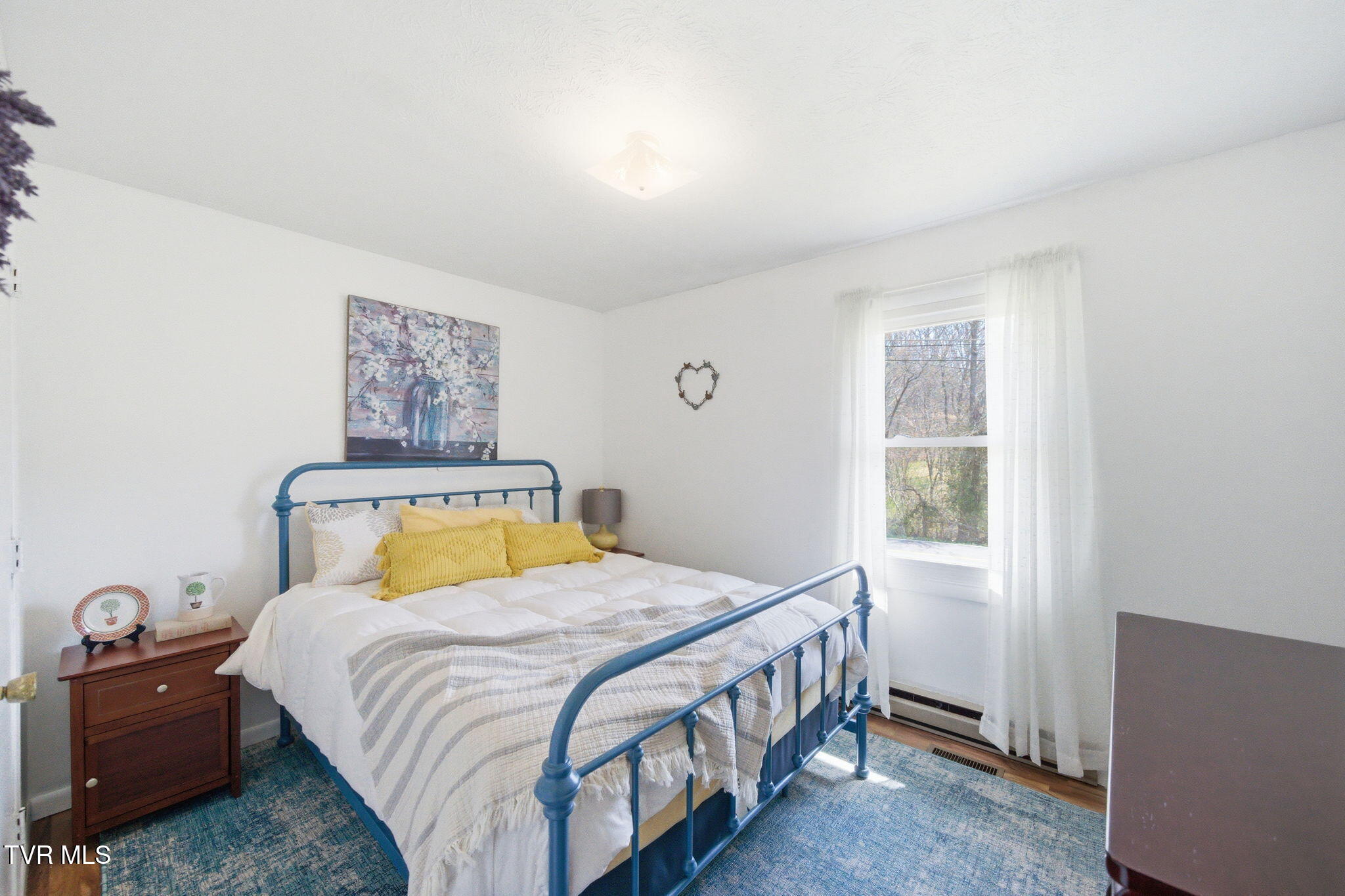 392 Minga Road, Unit 2 Kingsport, TN 37663 - Photo 2 of 29 11-web-or-mls-018_DSC08071