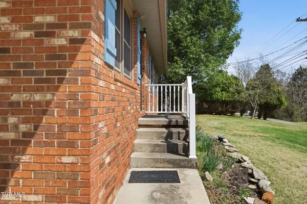 $2,550 | 392 Minga Road, Unit 2, Kingsport, TN 37663