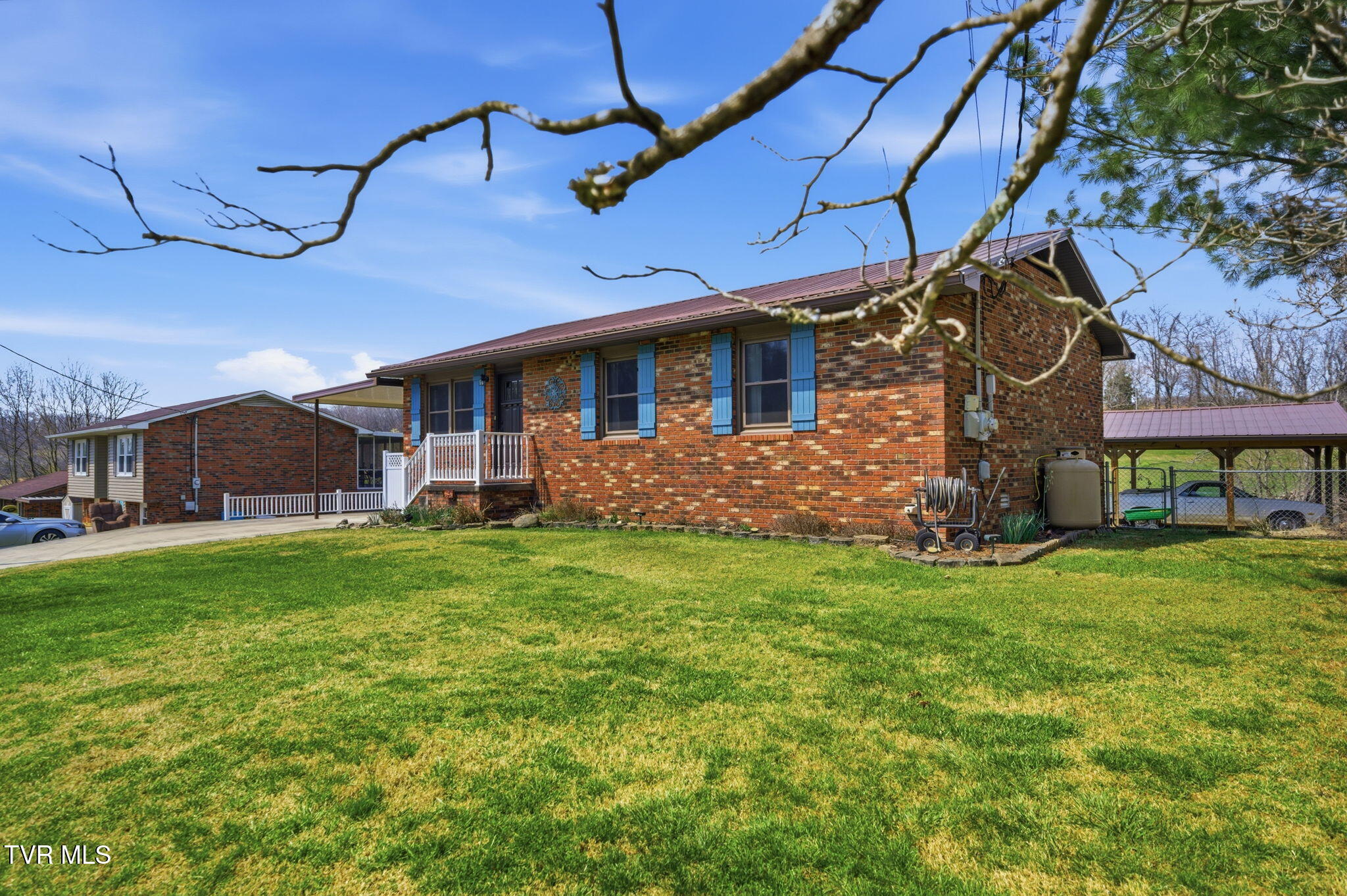 392 Minga Road, Unit 2 Kingsport, TN 37663 - Photo 3 of 29 2-web-or-mls-003_DSC08140