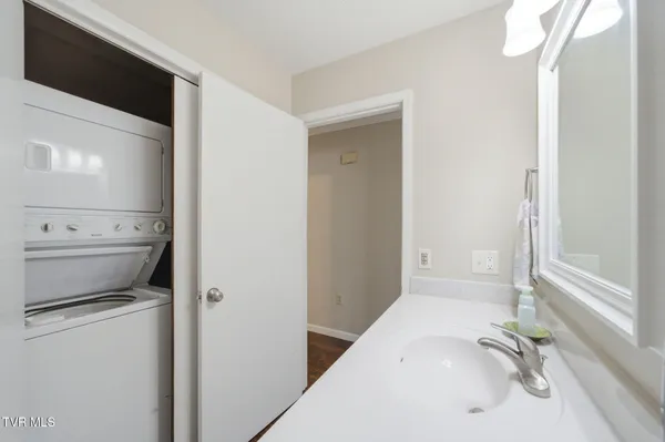 $2,550 | 392 Minga Road, Unit 2, Kingsport, TN 37663
