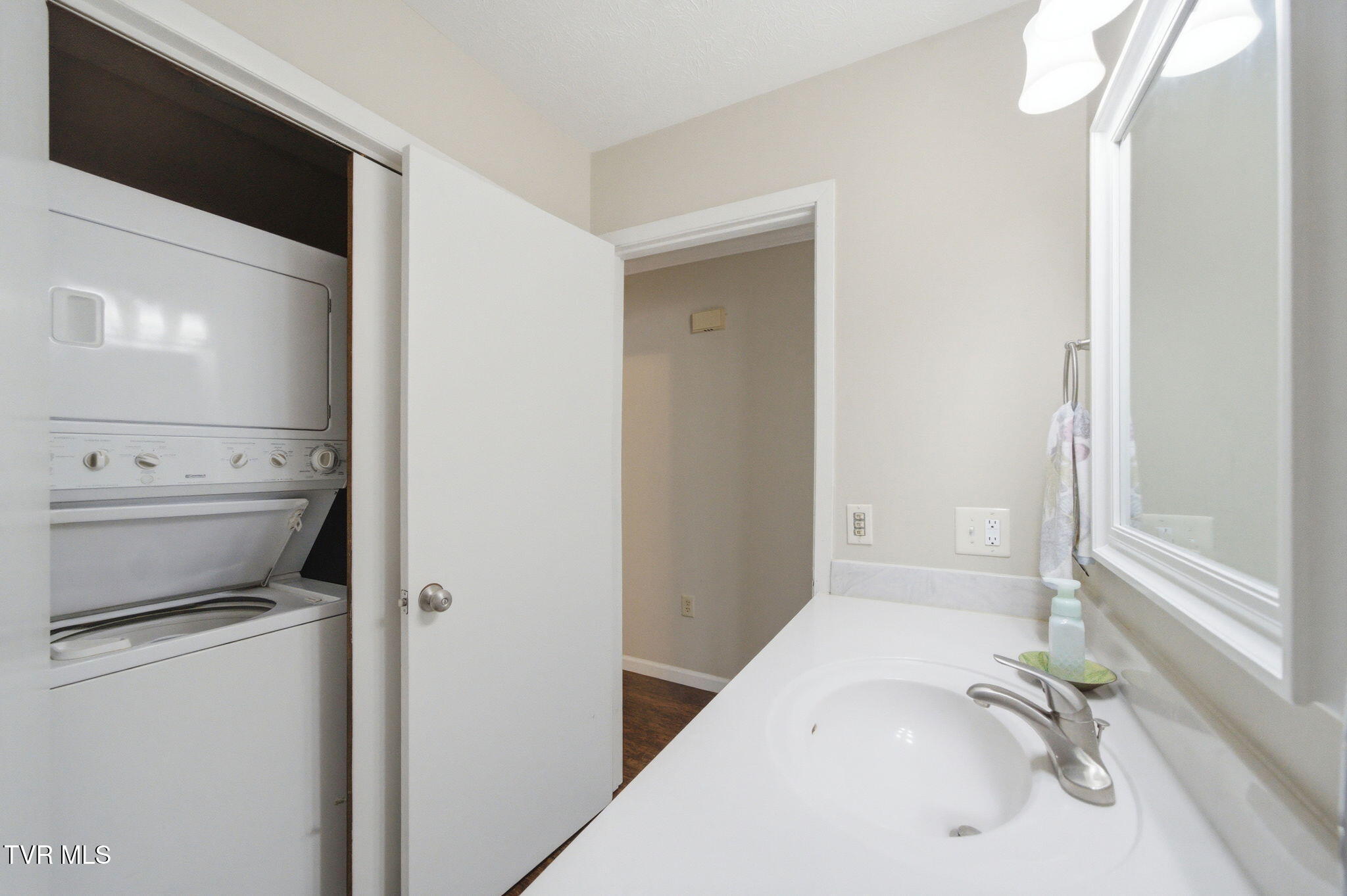 392 Minga Road, Unit 2 Kingsport, TN 37663 - Photo 10 of 29 14-web-or-mls-024_DSC08051