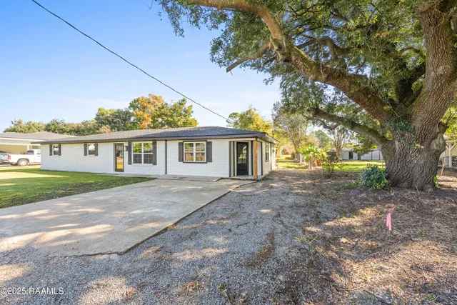 $195,000 | 717 Beverly Street, New Iberia, LA 70560