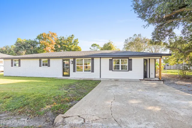 $195,000 | 717 Beverly Street, New Iberia, LA 70560