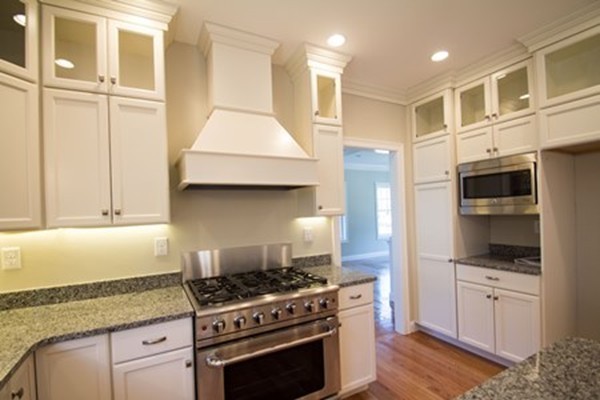 26 College Road Burlington, MA 01803 - Photo 4 of 30 Gallery Image 4