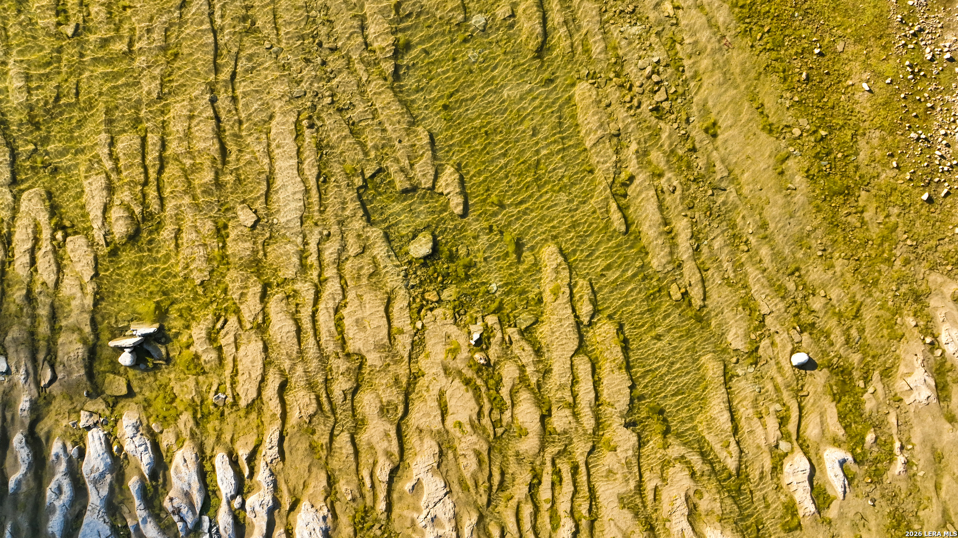 454 Center Point River Road Center Point, TX 78010 - Photo 8 of 18 a bathroom with a window