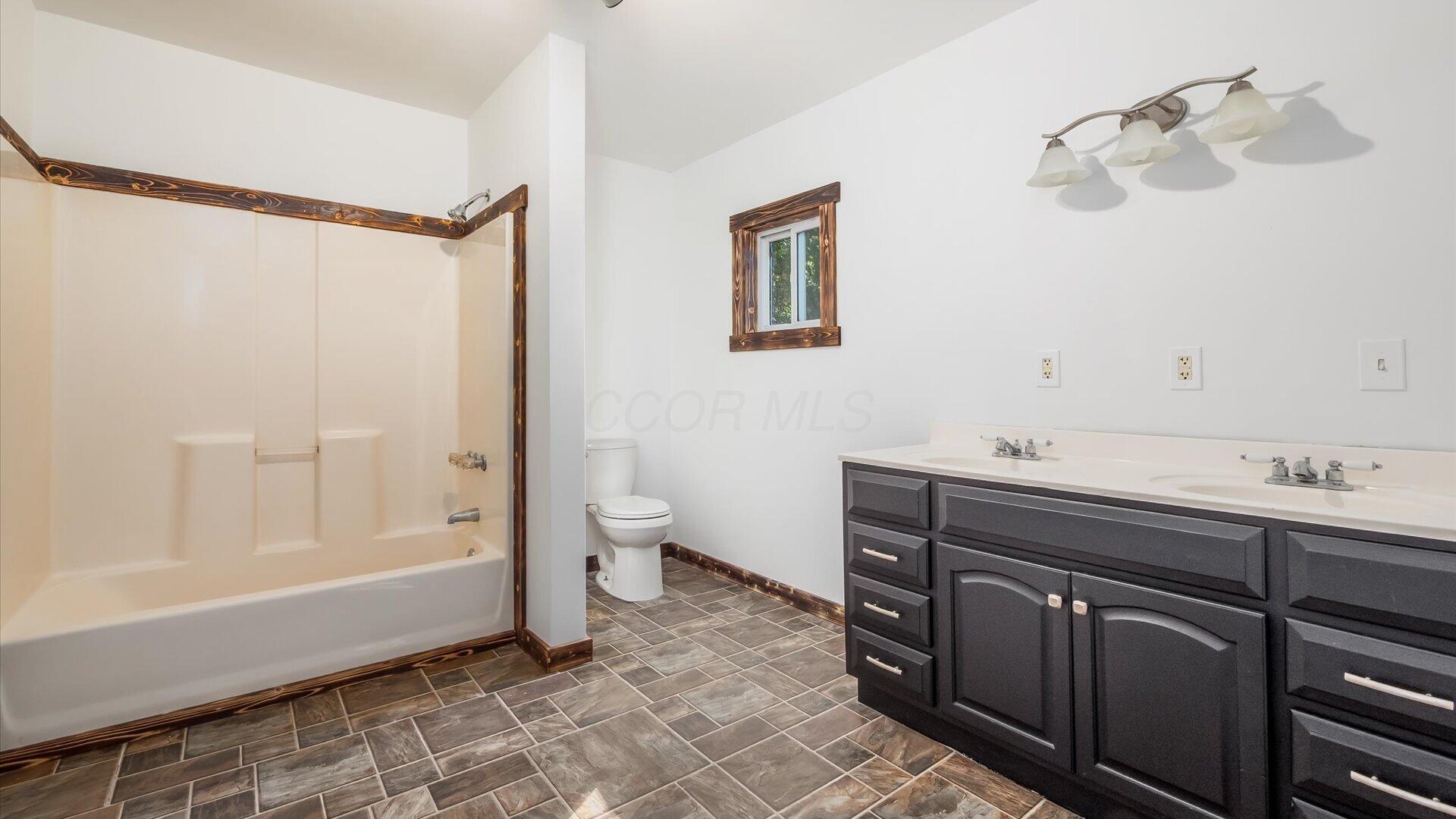 6665 County Road 54 Road Mount Perry, OH 43760 - Photo 21 of 68 Primary Bath