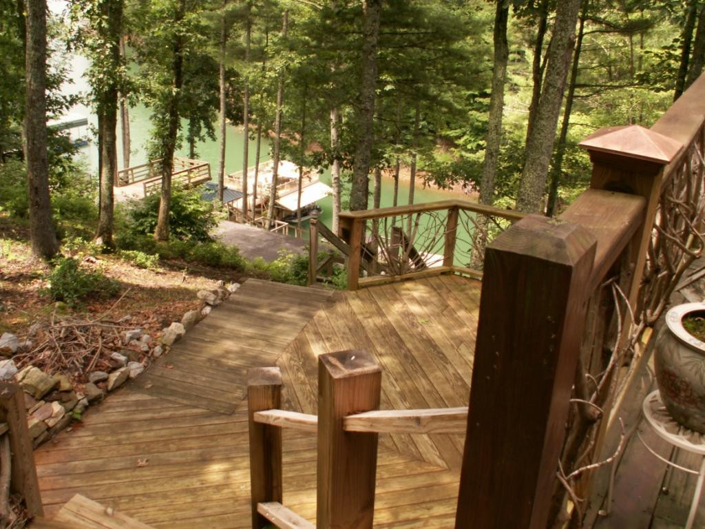 563 Cove Ridge Road Butler, TN 37640 - Photo 30 of 36 TRI LEVEL DECKING AREAS