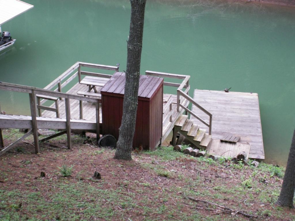 563 Cove Ridge Road Butler, TN 37640 - Photo 33 of 36 DOCK W STORAGE BUILDING