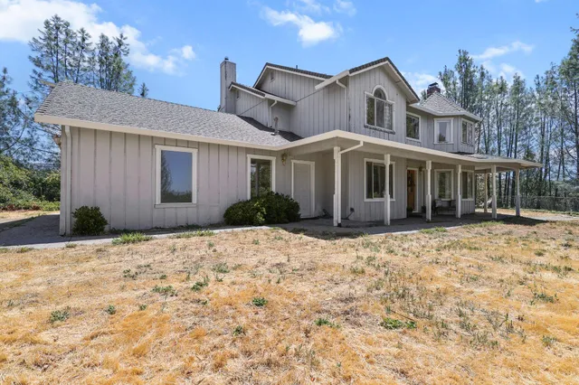 $440,000 | 17328 Broken Ridge Road, Bella Vista, CA 96008