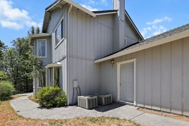 $440,000 | 17328 Broken Ridge Road, Bella Vista, CA 96008
