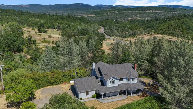 $440,000 | 17328 Broken Ridge Road, Bella Vista, CA 96008