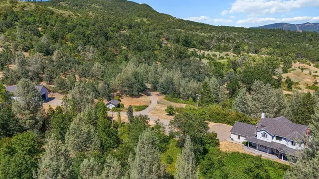 $440,000 | 17328 Broken Ridge Road, Bella Vista, CA 96008