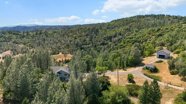 $440,000 | 17328 Broken Ridge Road, Bella Vista, CA 96008