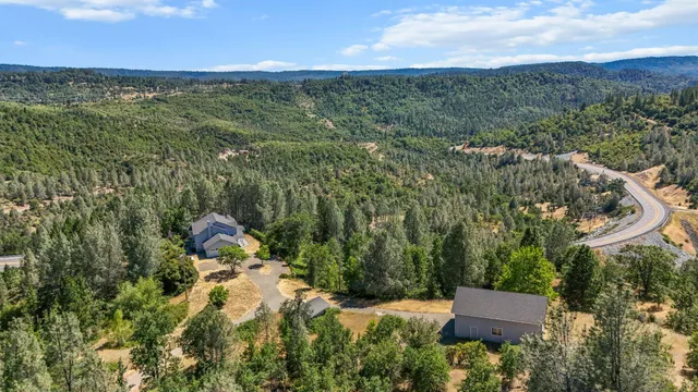 $440,000 | 17328 Broken Ridge Road, Bella Vista, CA 96008