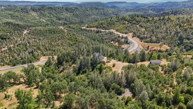 $440,000 | 17328 Broken Ridge Road, Bella Vista, CA 96008