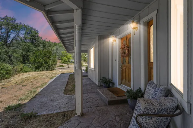 $440,000 | 17328 Broken Ridge Road, Bella Vista, CA 96008