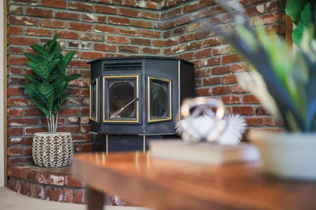 $440,000 | 17328 Broken Ridge Road, Bella Vista, CA 96008