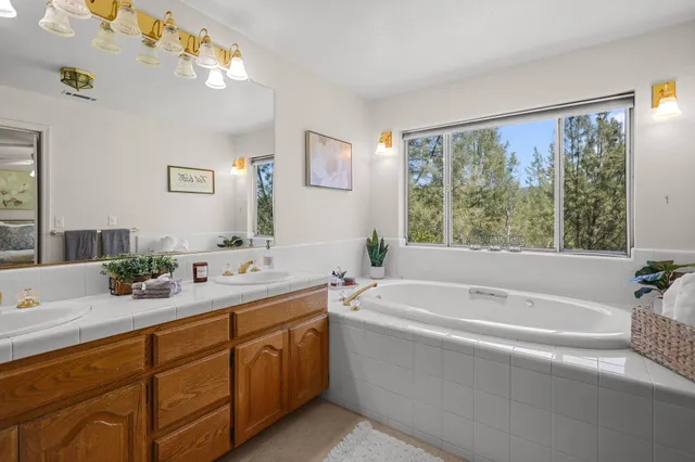 $440,000 | 17328 Broken Ridge Road, Bella Vista, CA 96008