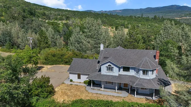 $440,000 | 17328 Broken Ridge Road, Bella Vista, CA 96008