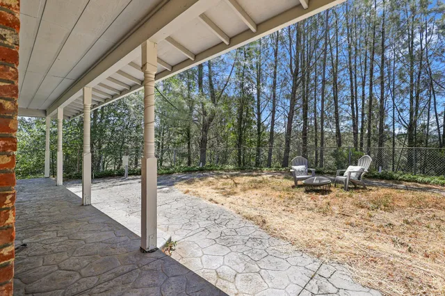 $440,000 | 17328 Broken Ridge Road, Bella Vista, CA 96008