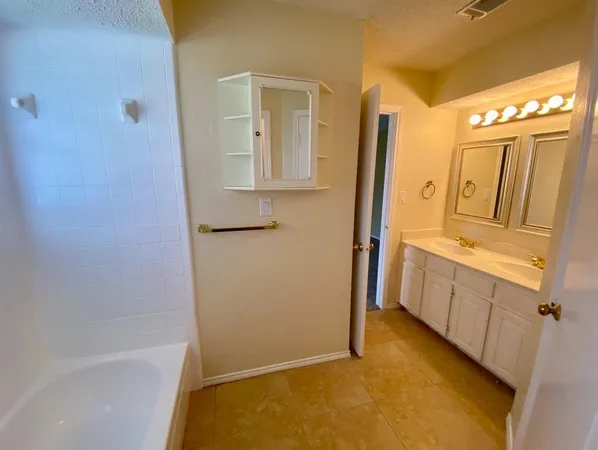 $2,300 | 1531 La Paz Drive, Plano, TX 75074