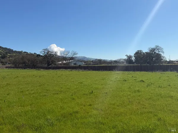 $575,000 | 585 Hunter Lane, Santa Rosa, CA 95404