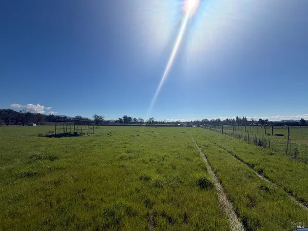 $575,000 | 585 Hunter Lane, Santa Rosa, CA 95404